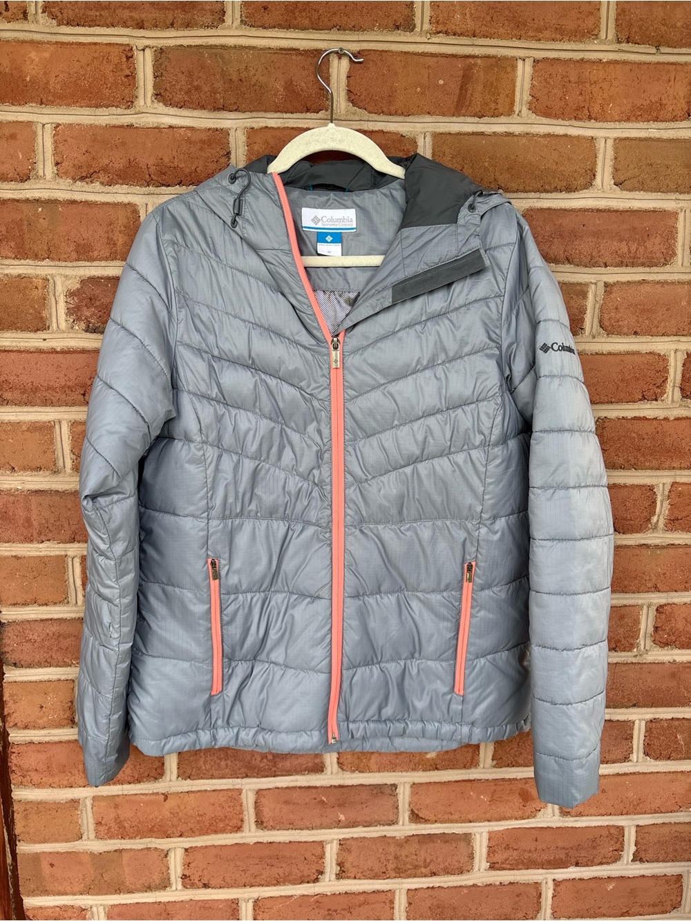 Columbia Women's Light Gray Puffer Jacket with Coral Trim